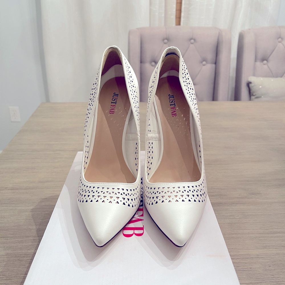 JustFab white sz11 heel